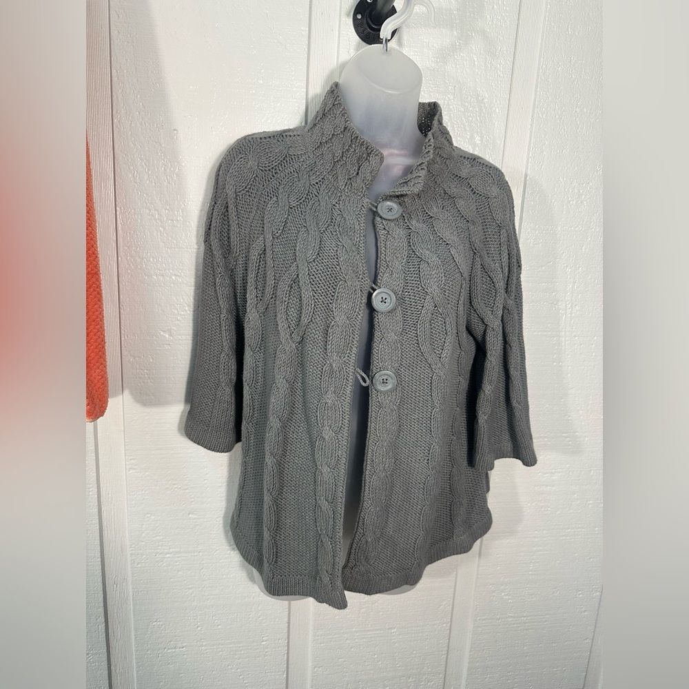 Elle Gray Women’s Cardigan Sweater Size Medium EUC